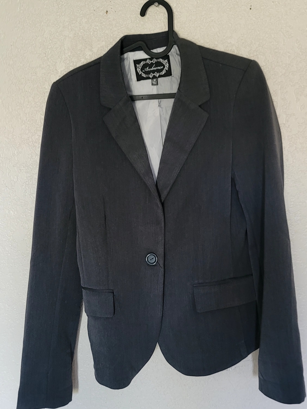 Amanda & Chelsea Women's Dark Gray Single-Button Blazer